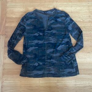 Sanctuary camo long sleeve t-shirt sz L